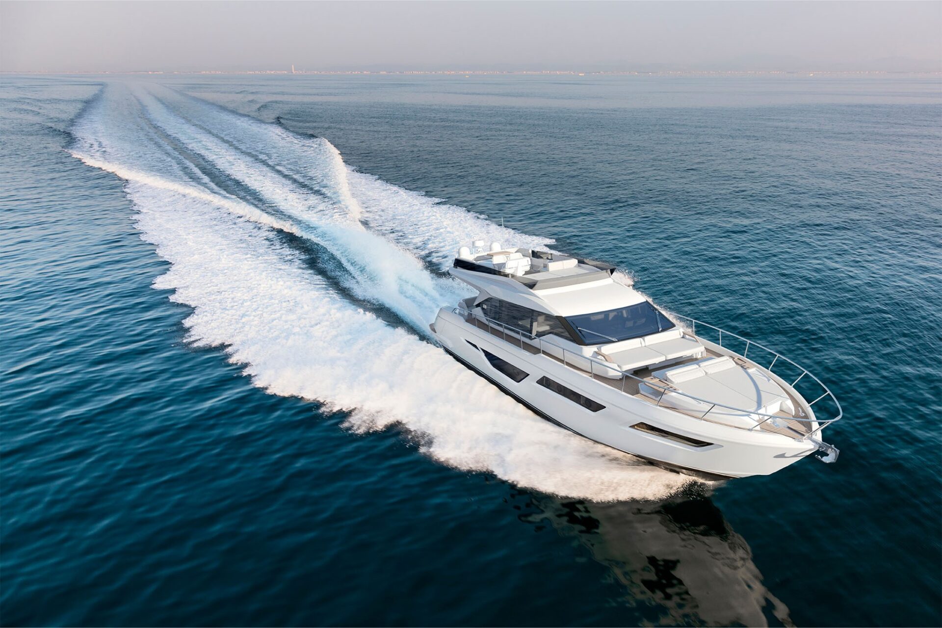 ferretti yacht 580