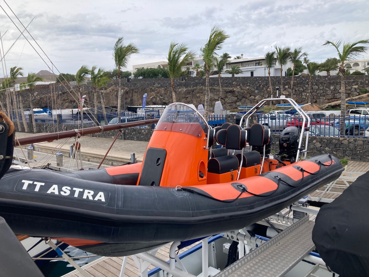 astra expedition yacht